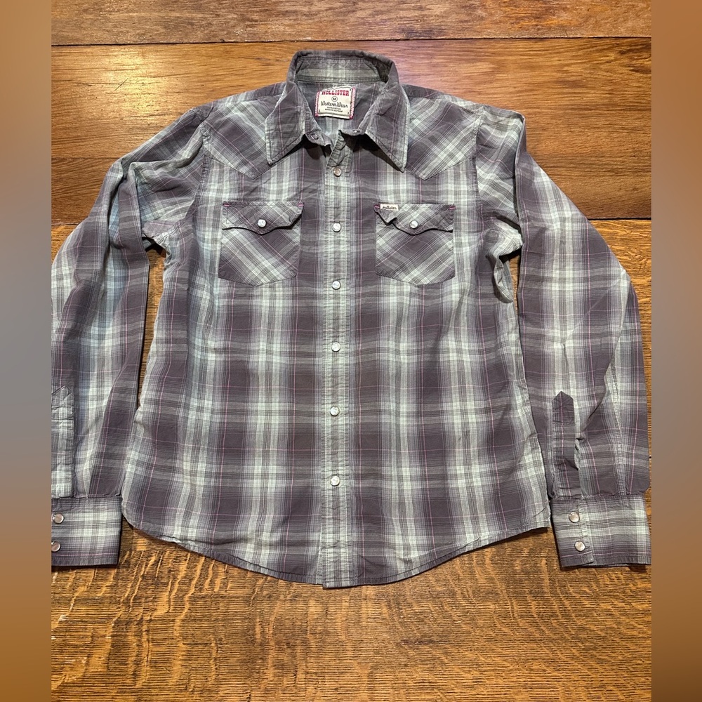 Hollister western wear sz men’s‎ medium Pearl snaps